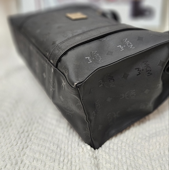 Authentic MCM Vintage Visetos Shoulder/Tote Bag in Black - Picture 5 of 16